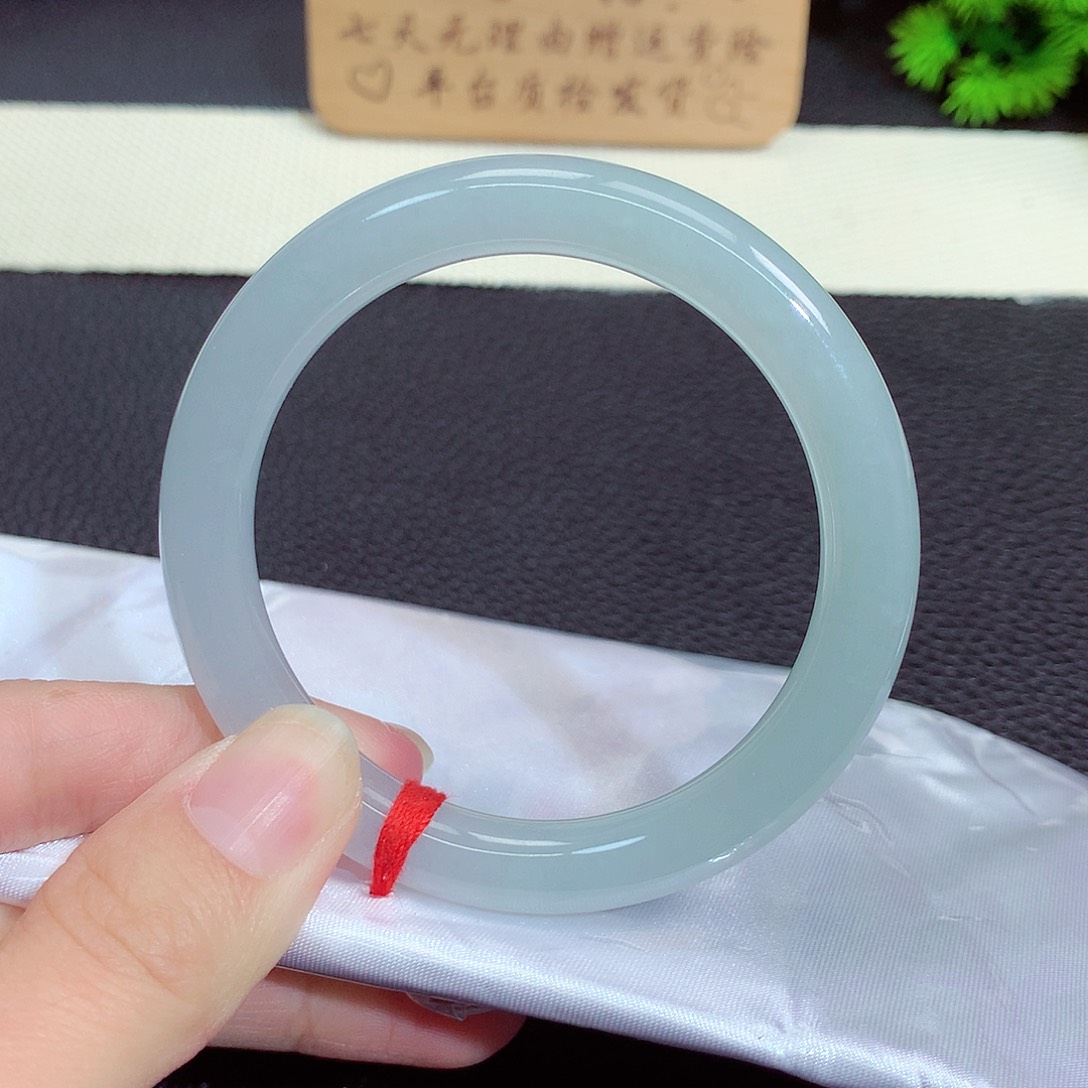 翡翠手镯未镶嵌588