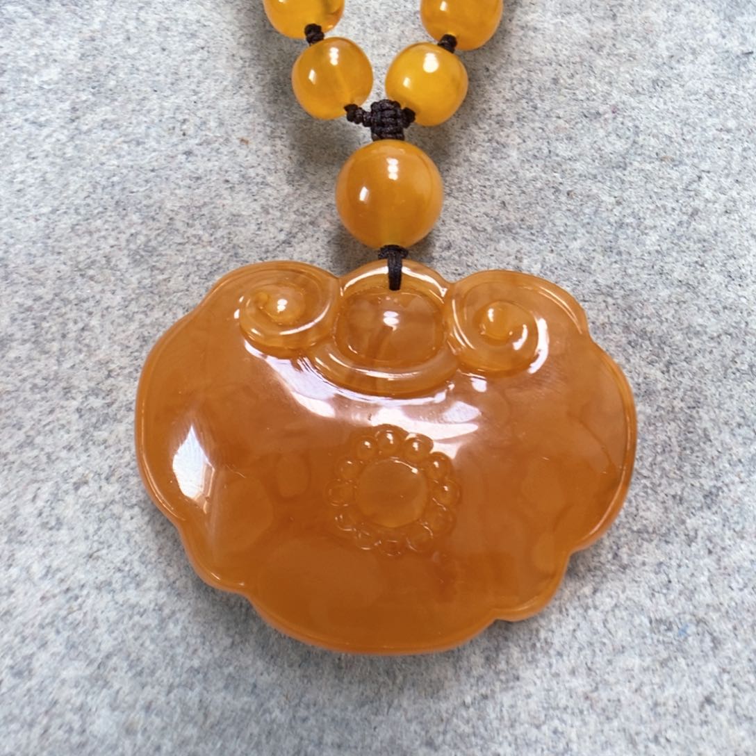 未镶嵌蜜蜡颈饰蜜蜡