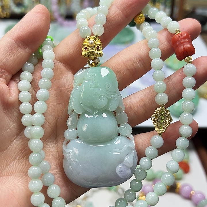 翡翠未镶嵌颈饰吊坠