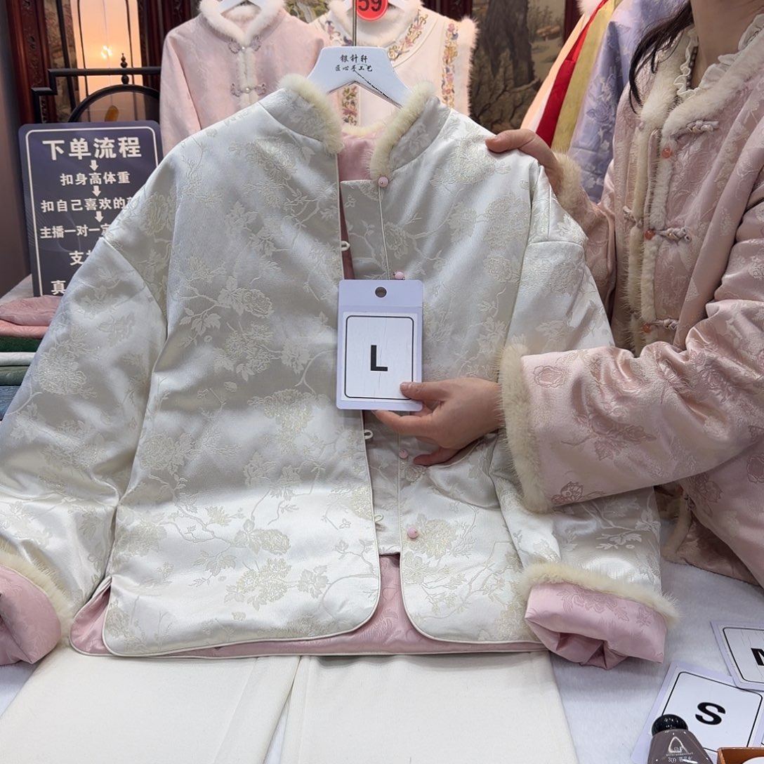 艳***非遗文化遗产的传承人之一