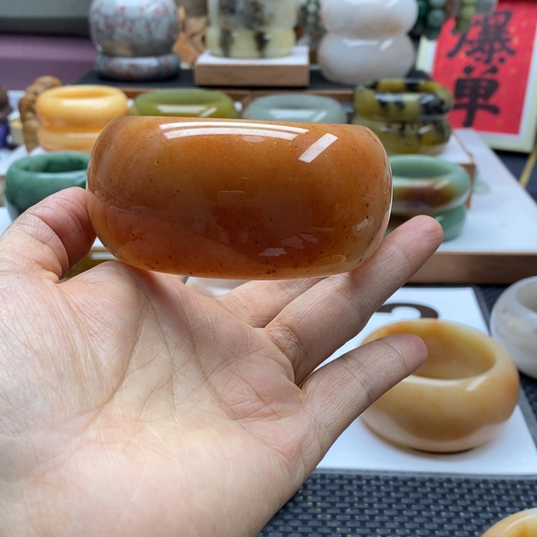 石英岩玉手镯未镶嵌因****啊