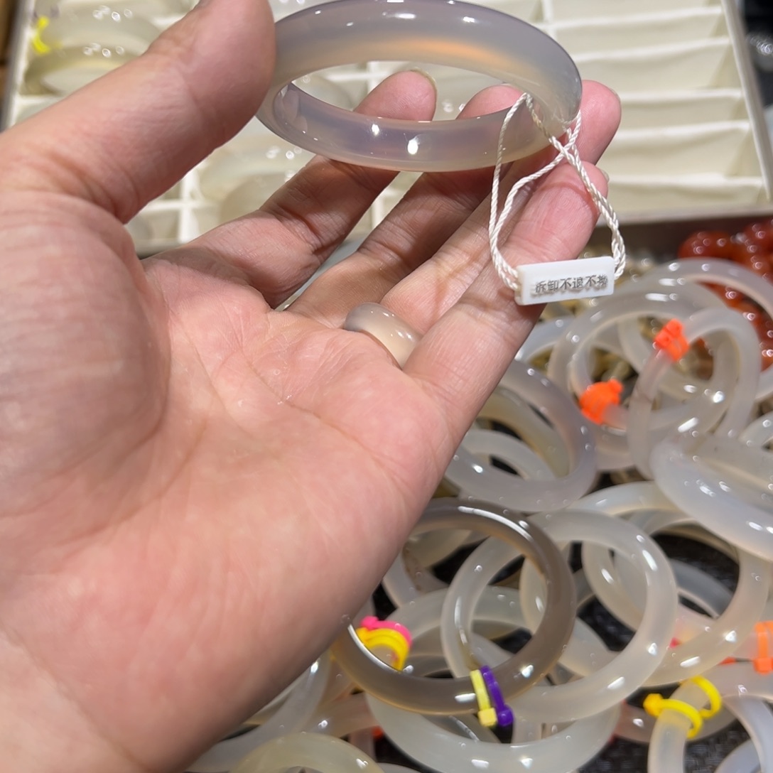 玛瑙/玉髓未镶嵌手镯5253圈有包容3.5