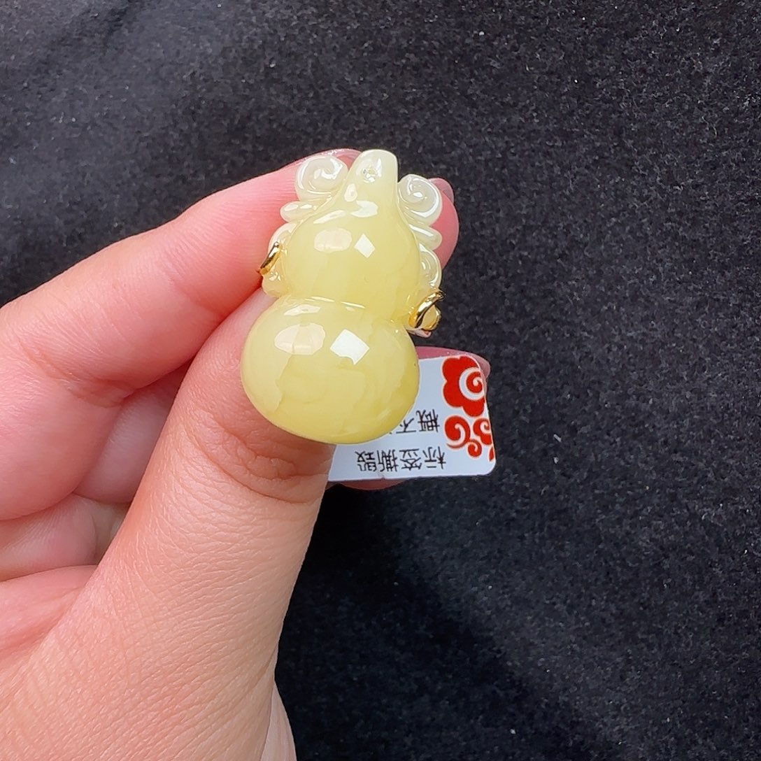 蜜蜡未镶嵌珠宝奇石
