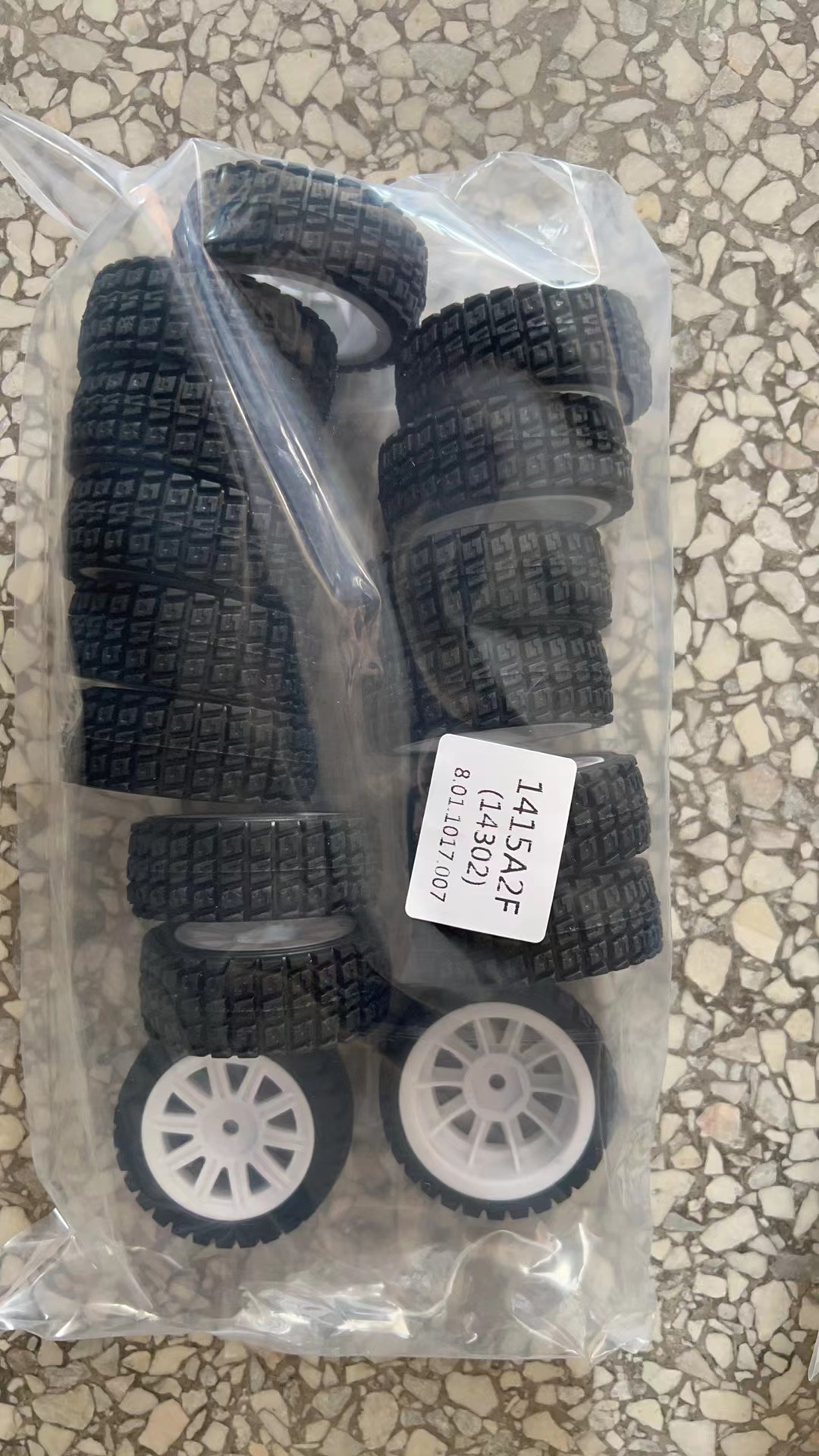 14302、03车轮套餐-橡胶胎*16