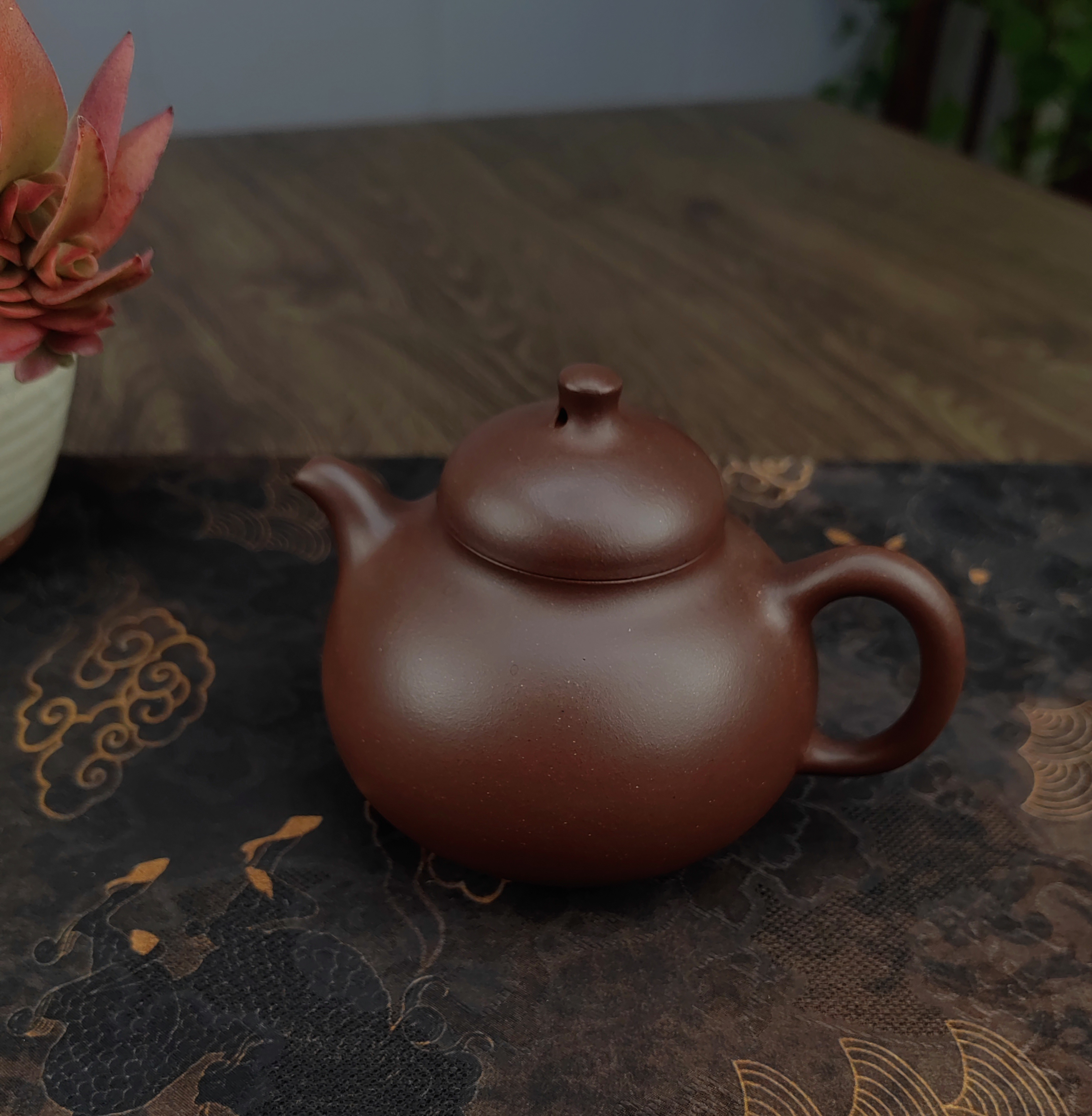 【乳丁】宜兴紫砂壶精工半手老紫泥250cc