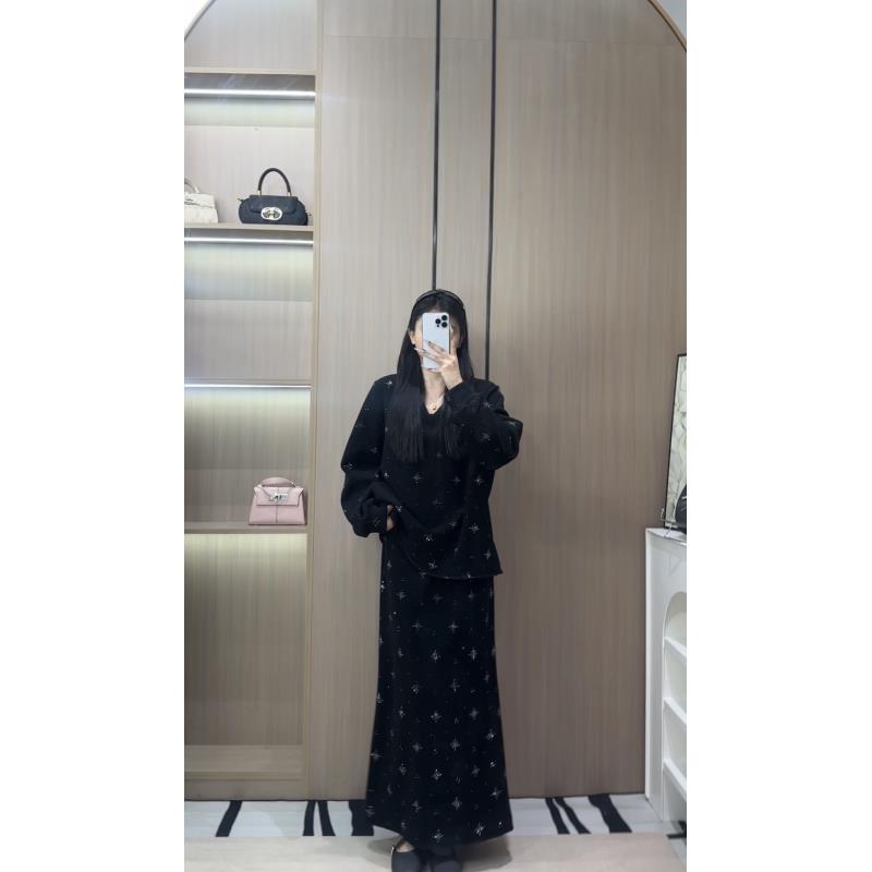 【允儿严选】冬季时尚显瘦加绒烫钻雪花上衣＋半身裙套装