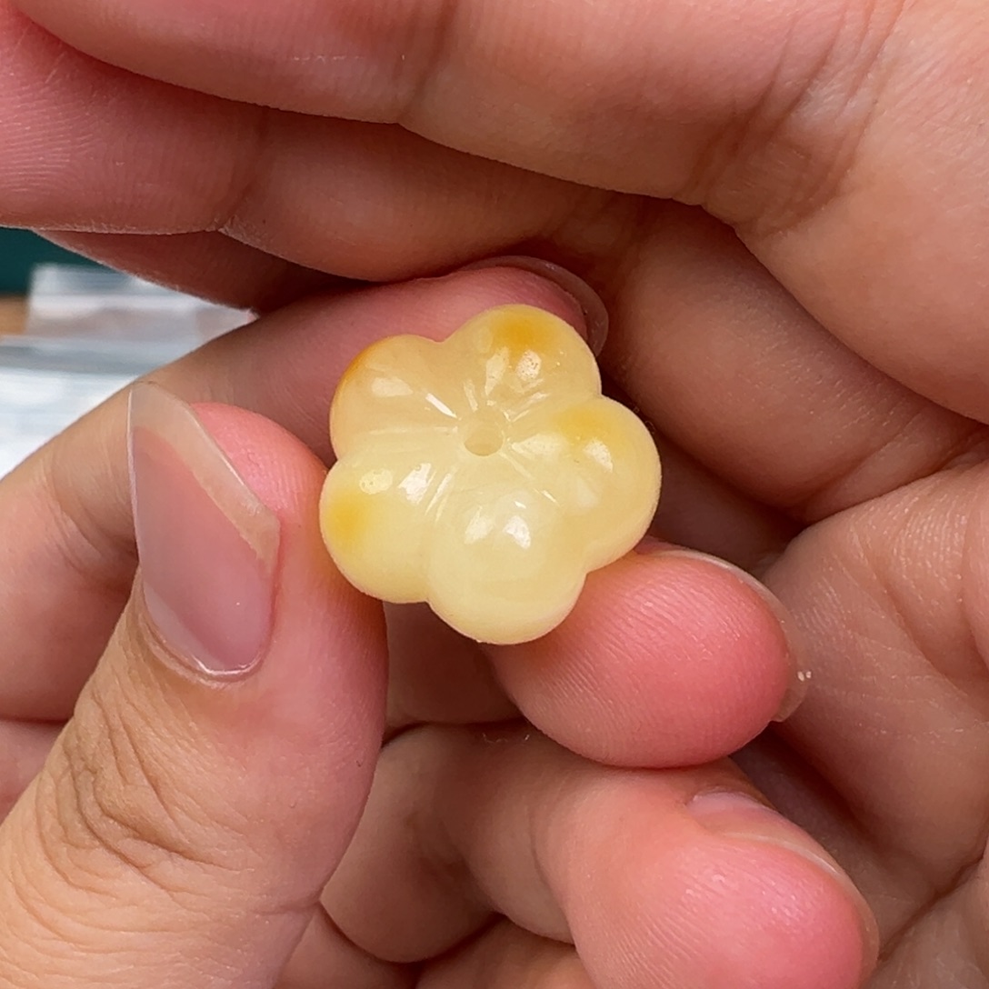 琥珀手链未镶嵌花