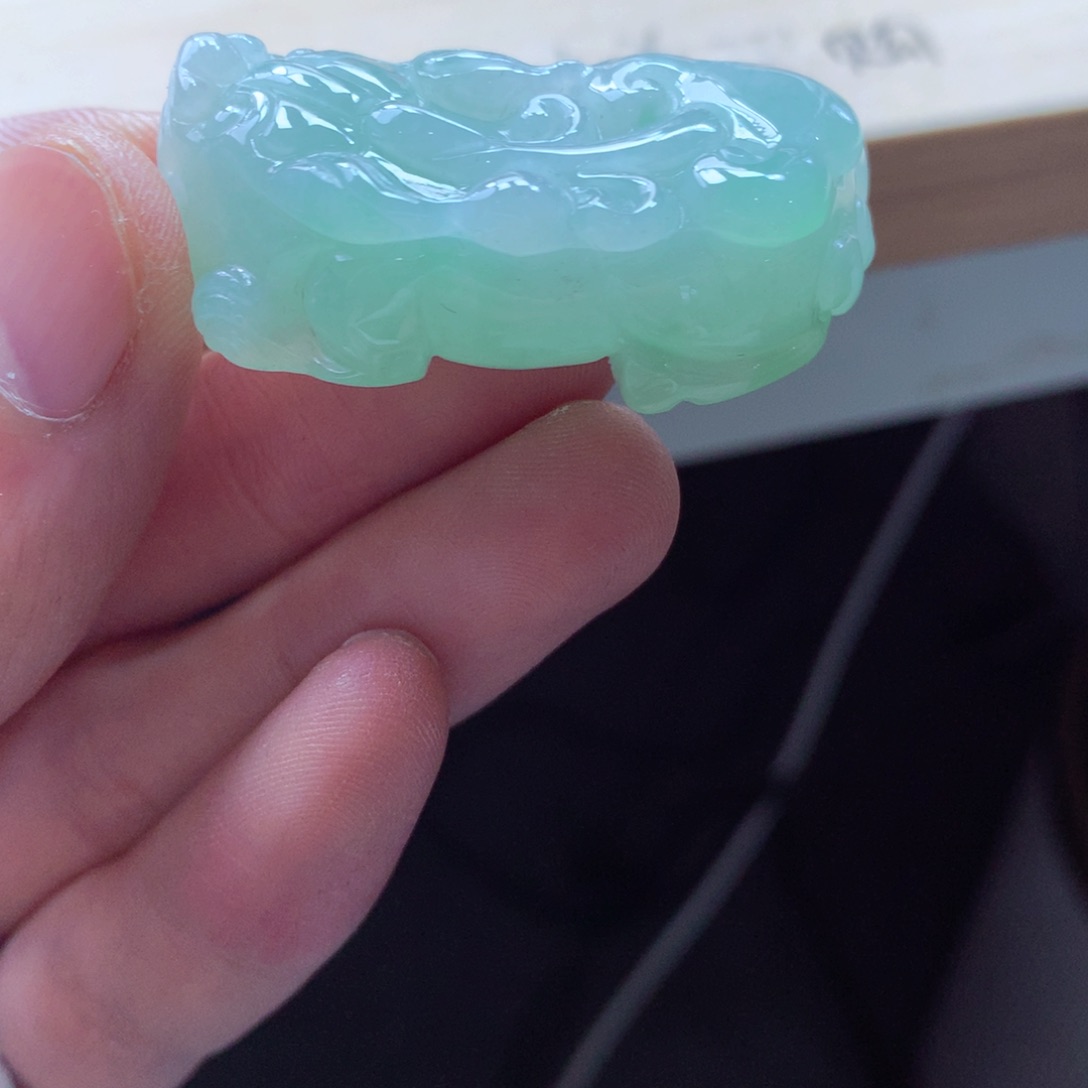 翡翠颈饰未镶嵌吊坠