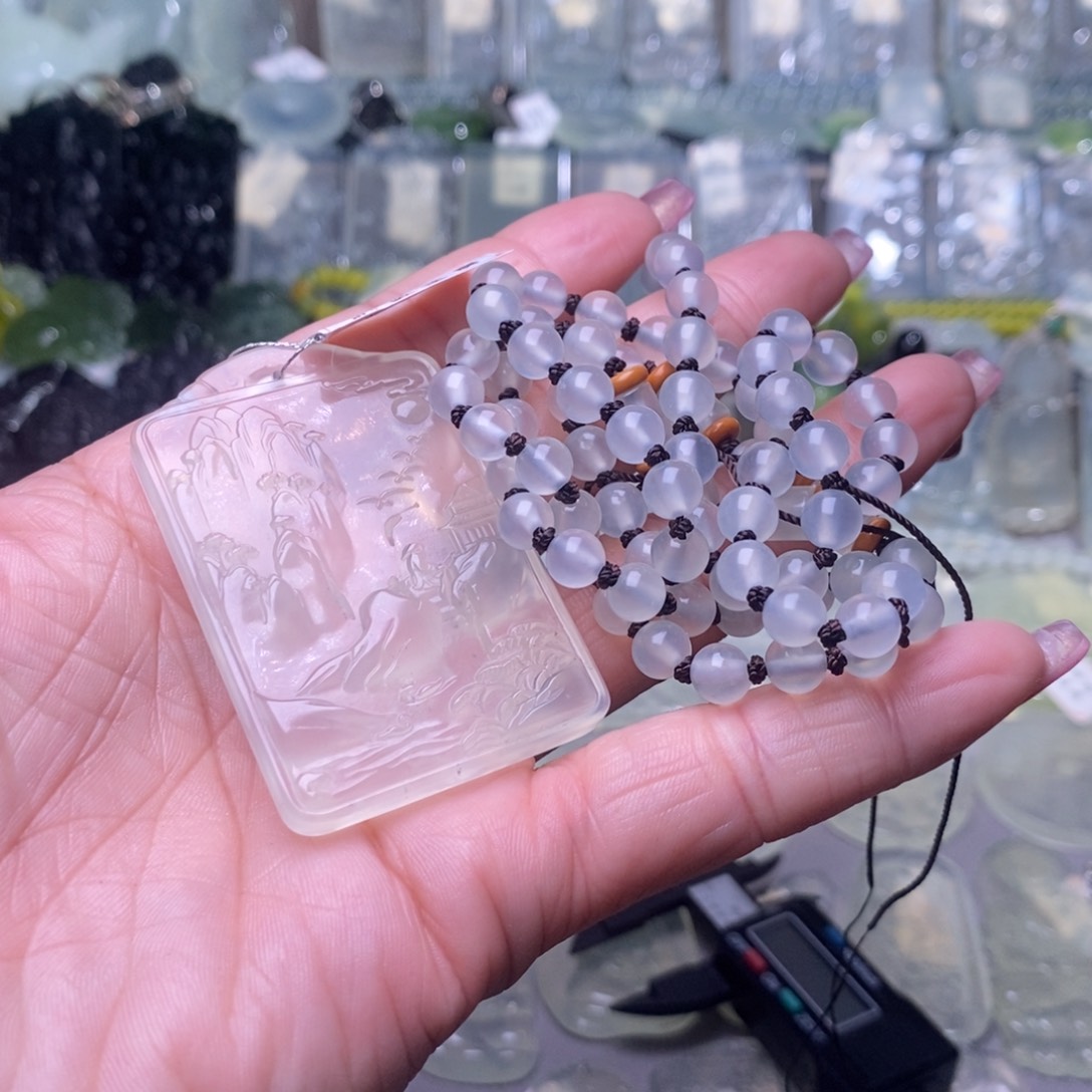 蛇纹石玉颈饰未镶嵌众**林不退不换