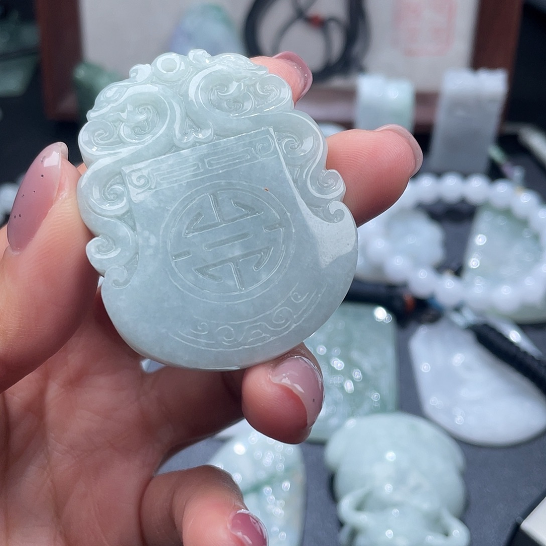 翡翠未镶嵌颈饰翡翠