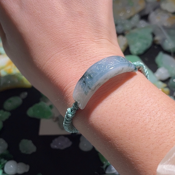 颈饰未镶嵌翡翠天