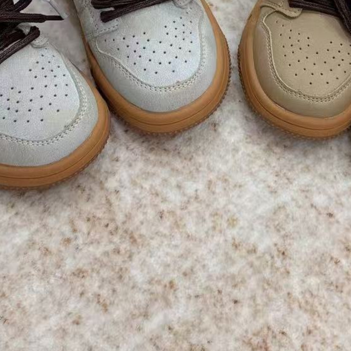 2468B儿童时尚百搭舒适皮面秋冬款高帮板鞋