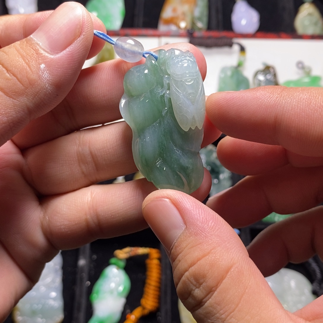 颈饰未镶嵌翡翠挂件