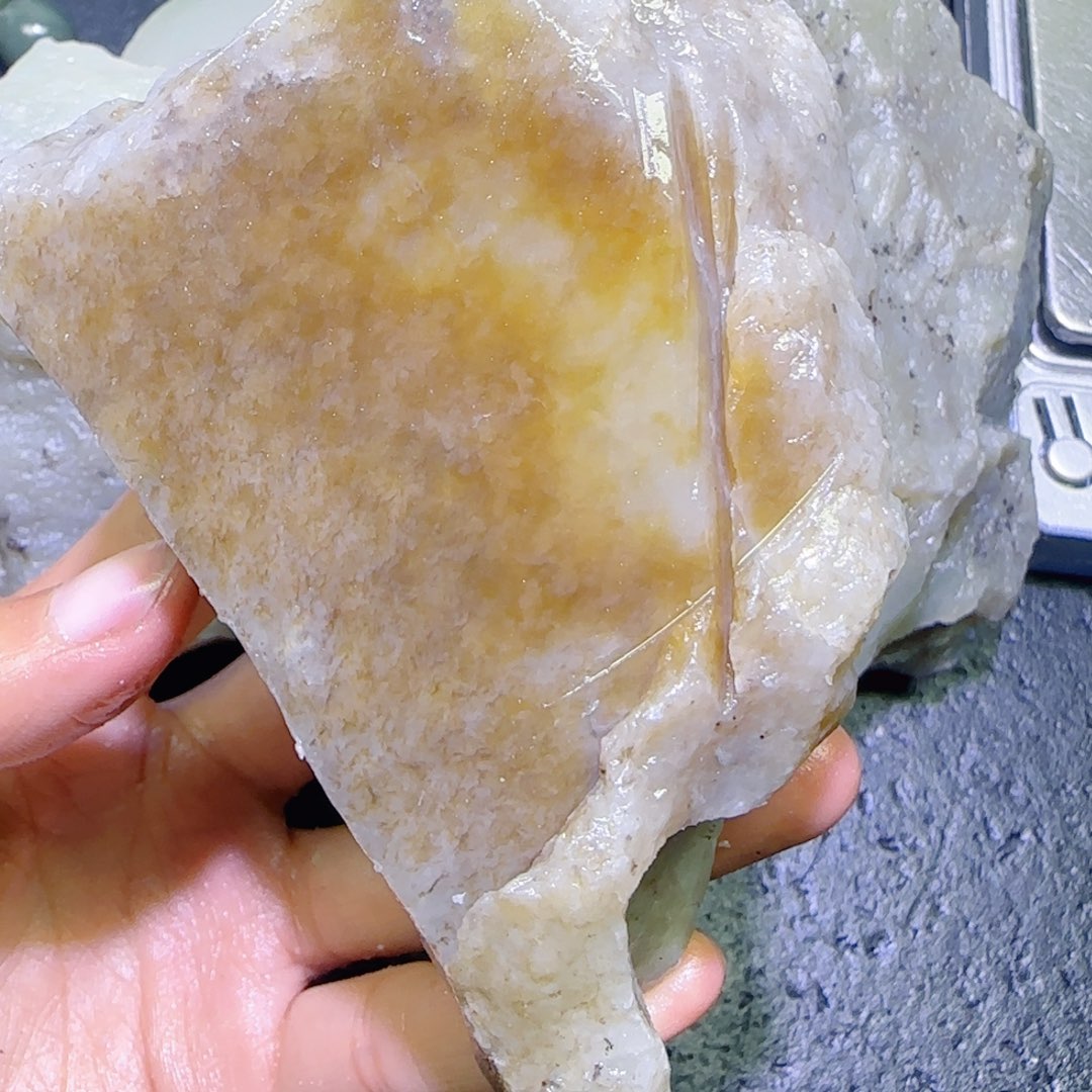 和田玉未镶嵌珠宝半成品