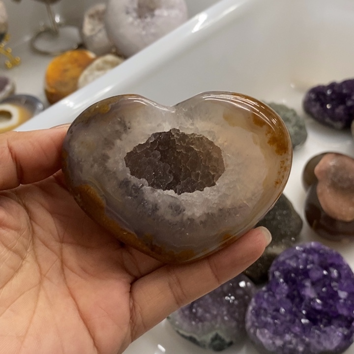 负***斤未镶嵌紫晶珠宝半成品