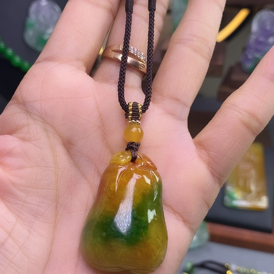 吊坠(赠链)未镶嵌翡翠