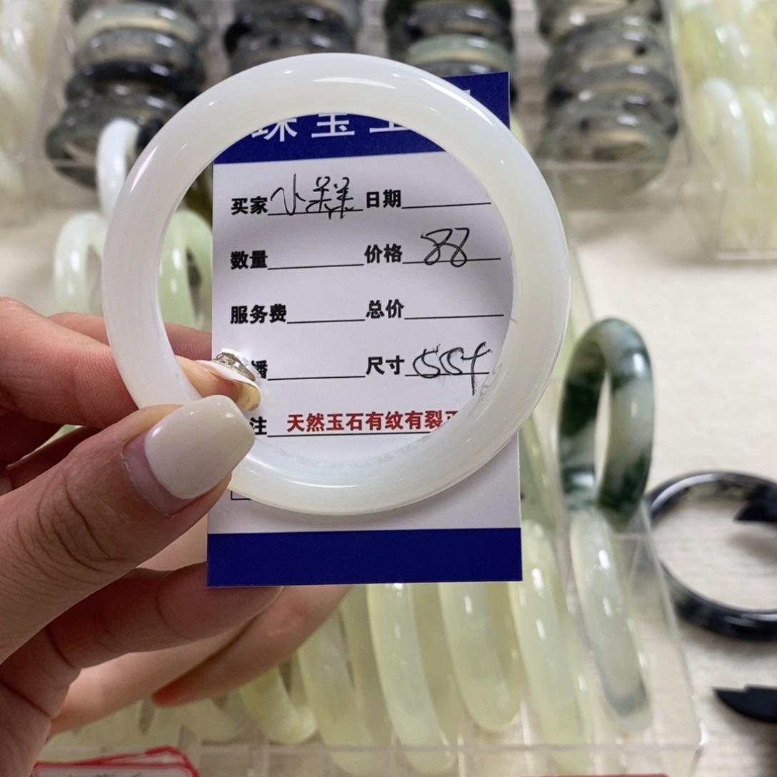 蛇纹石玉手镯未镶嵌小*呆