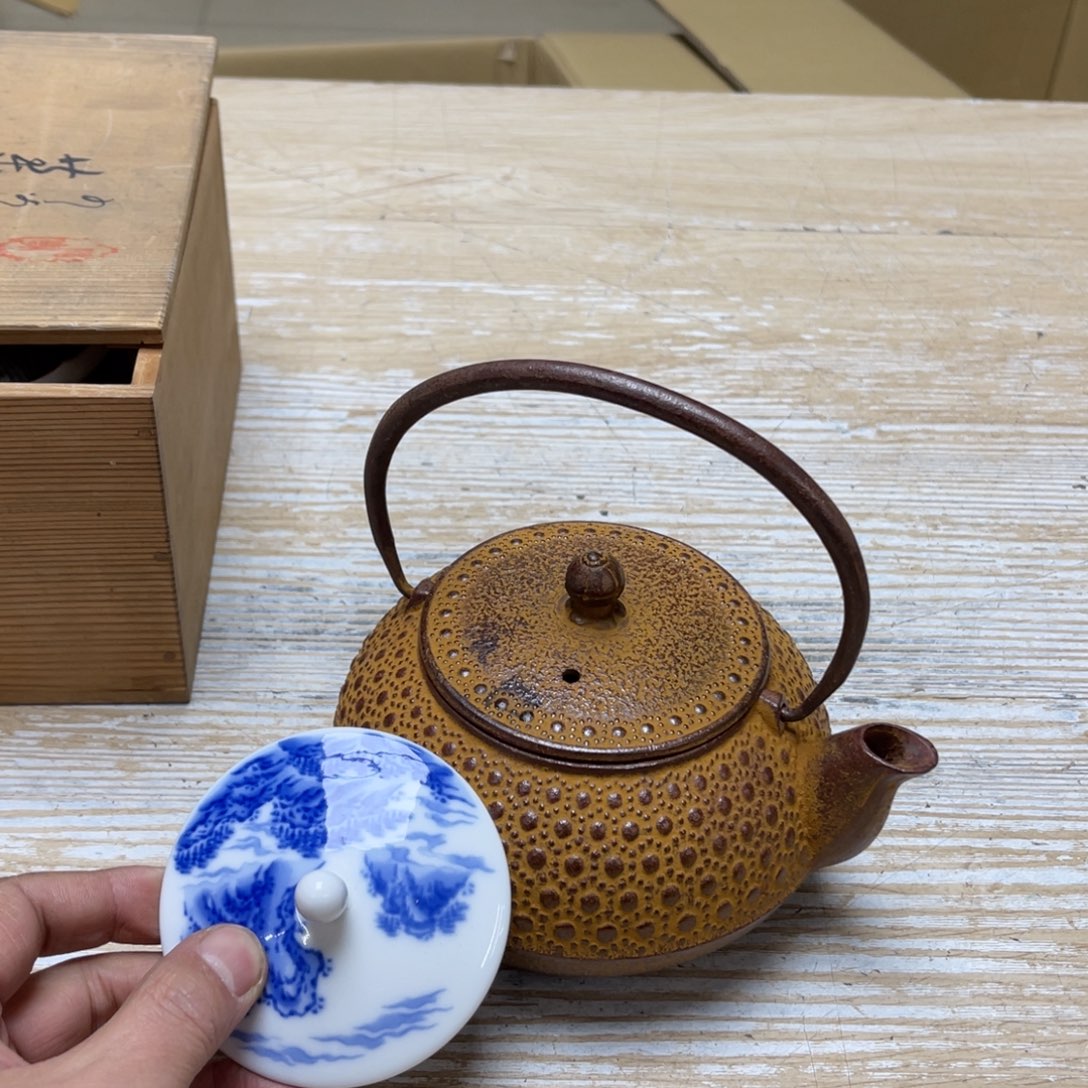 瓷片我****笑密密麻麻地排列着一个