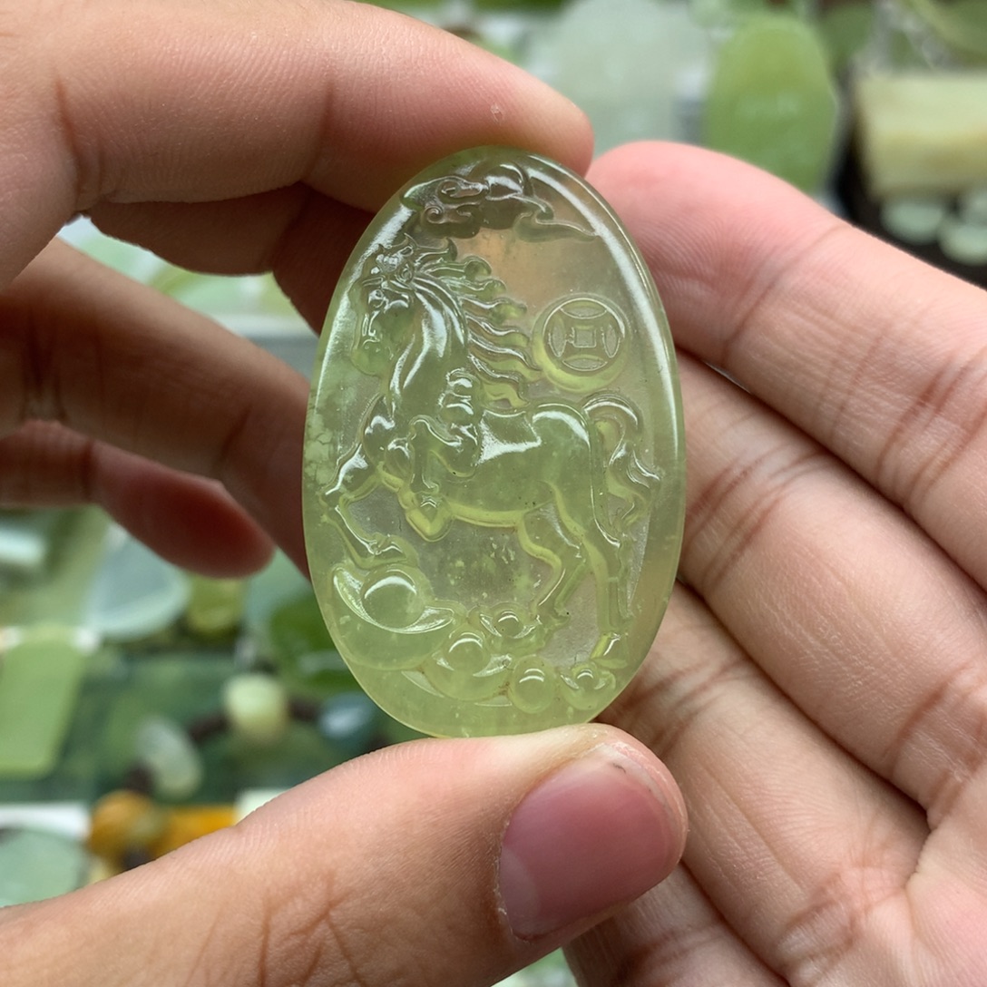 岫玉未镶嵌吊坠(赠链)