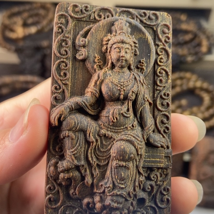 【闪购商品】沉香木吊坠雪**鹰越南芽庄白棋金丝蜜结