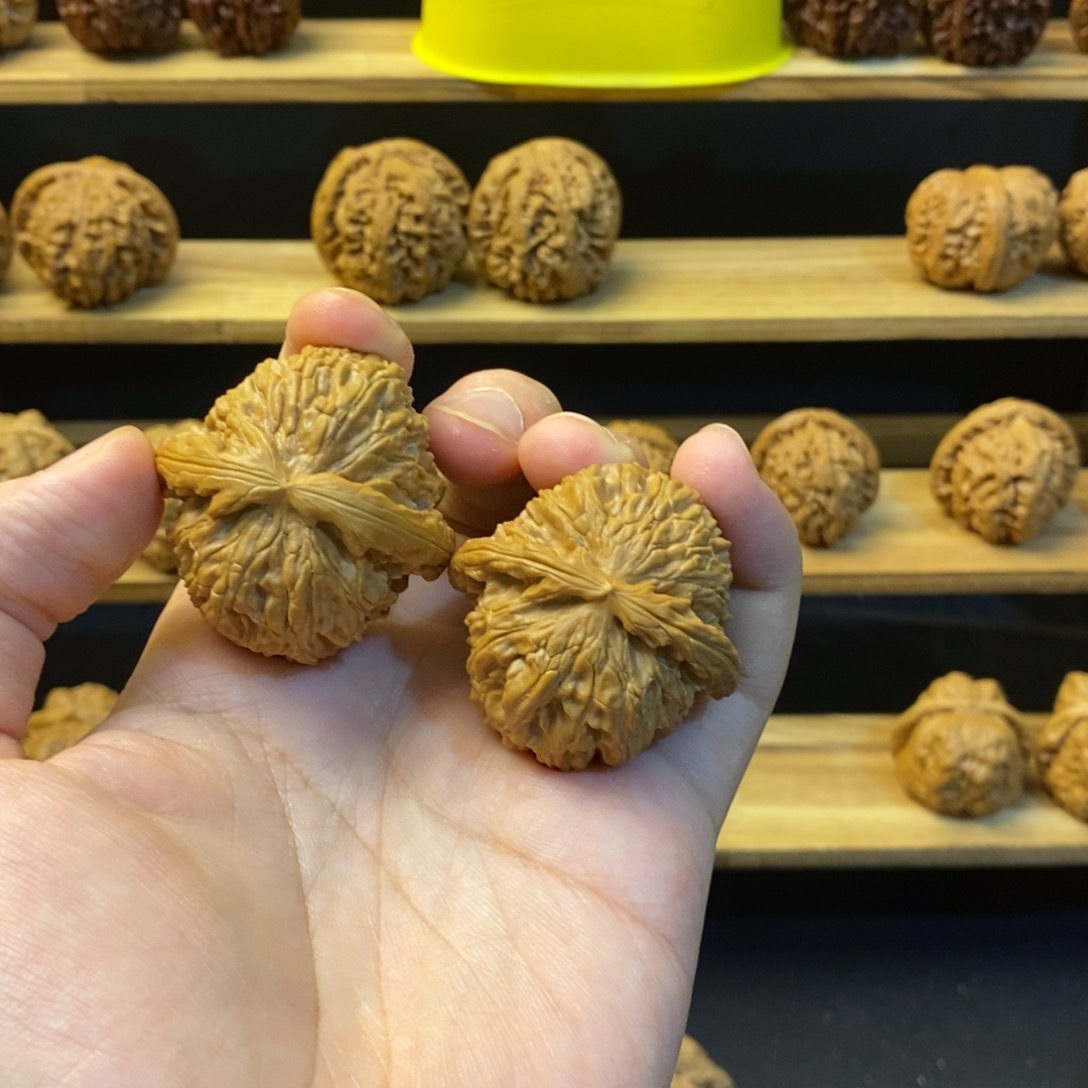 醒***醉桃核吊坠白狮子42