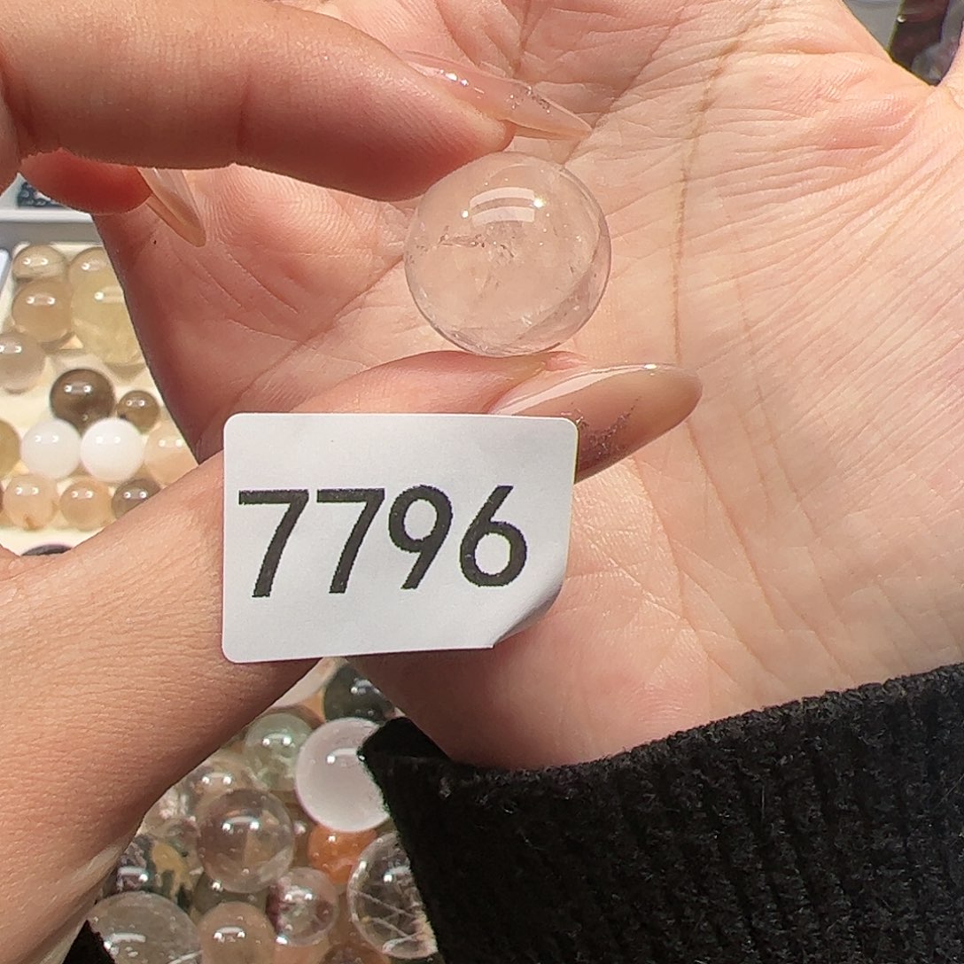 未镶嵌水晶大型摆件（非配饰）