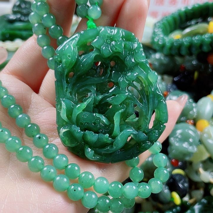 颈饰未镶嵌和田玉