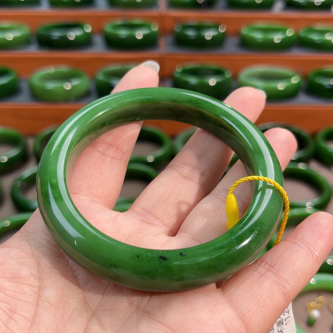 未镶嵌手镯和田玉（碧玉）