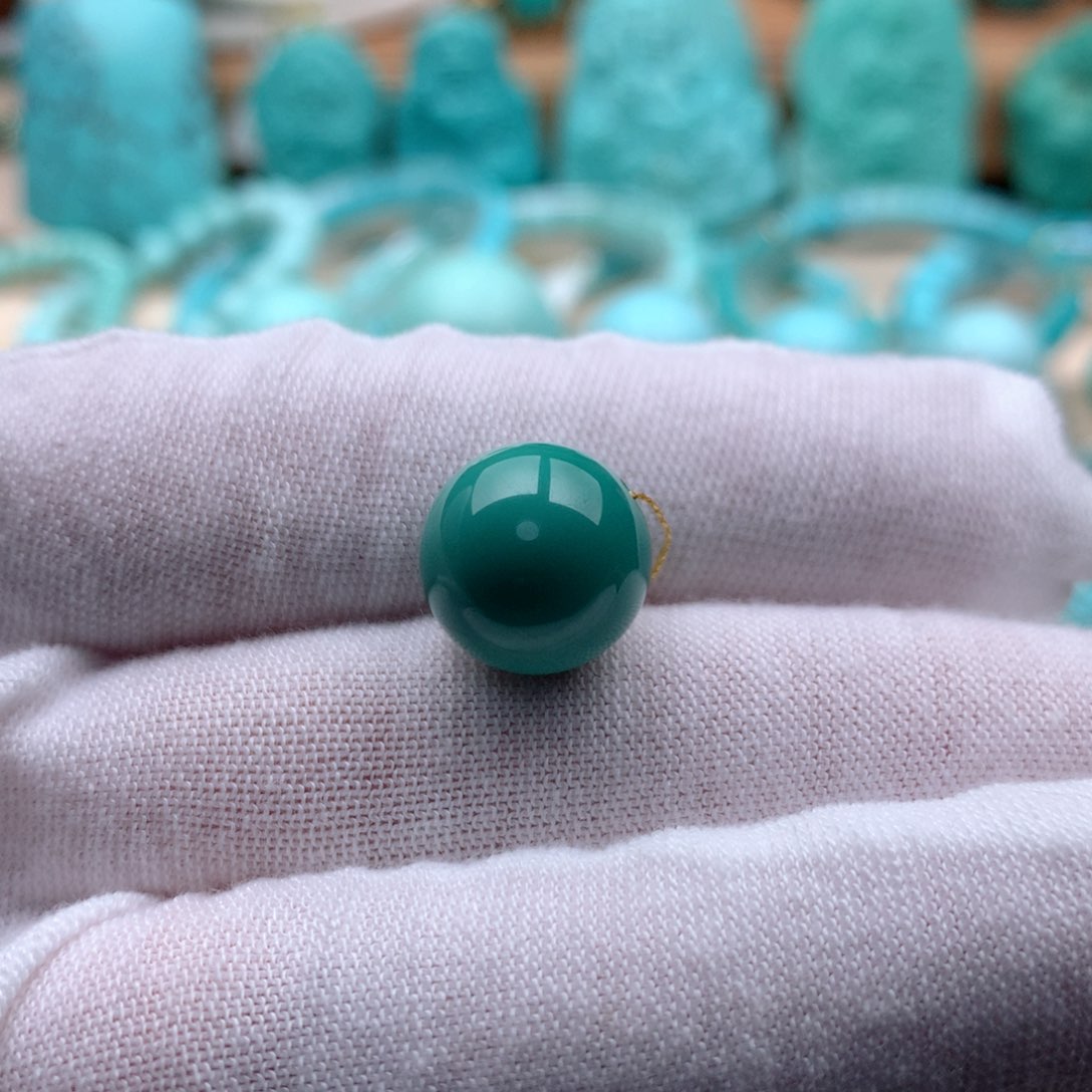 绿松石颈饰未镶嵌