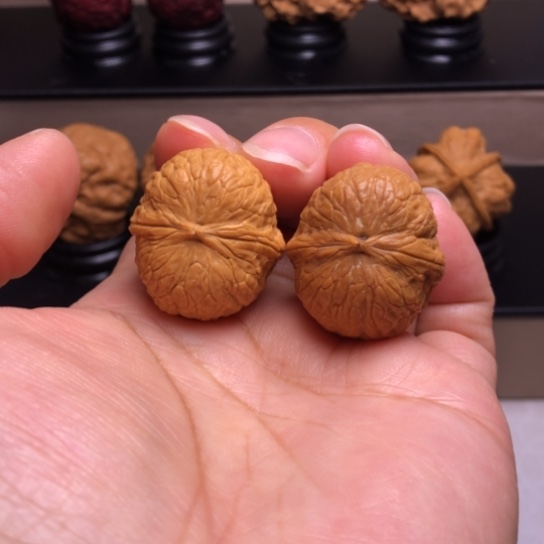 文玩核桃把件鸽子蛋23