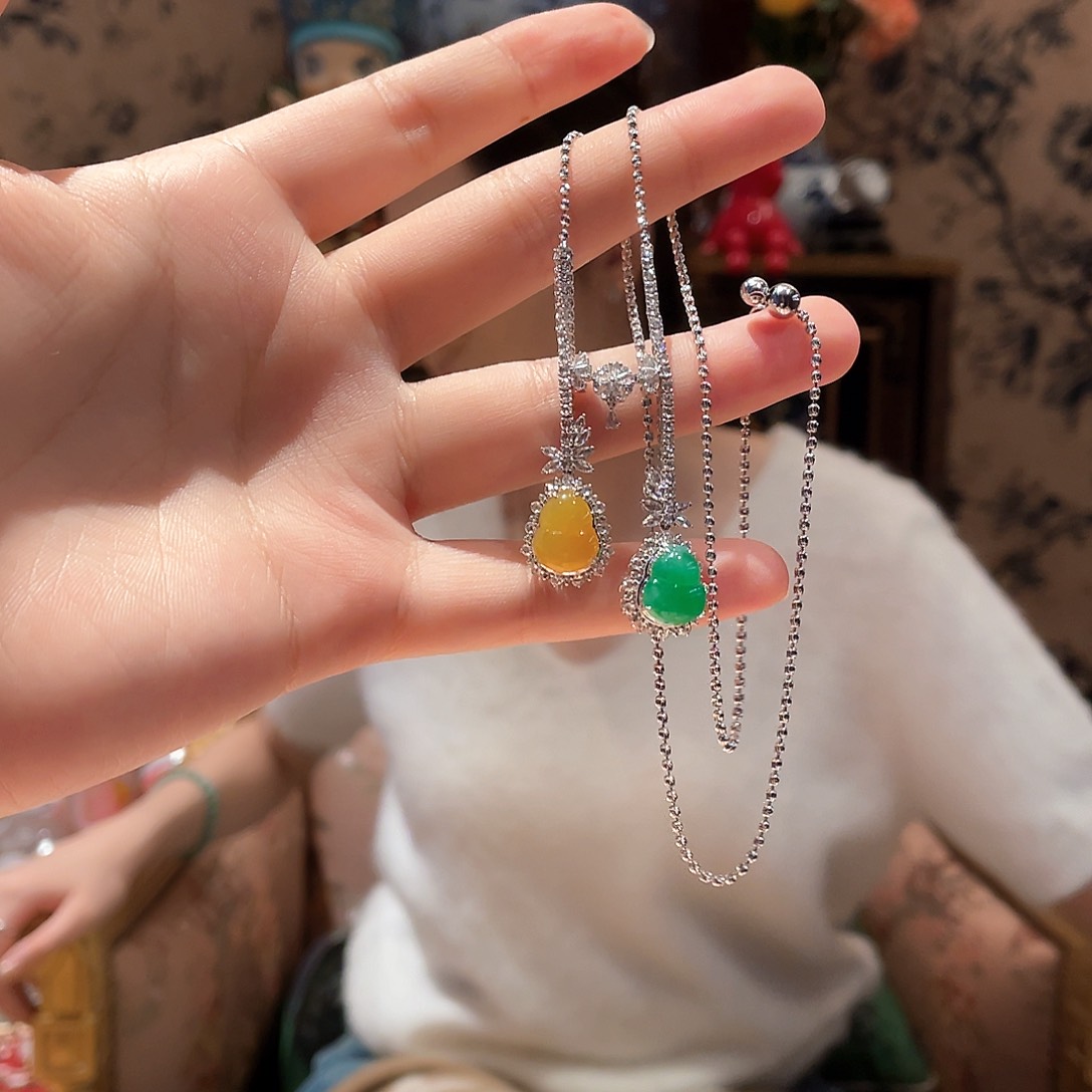 翡翠颈饰18K金镶嵌颈饰