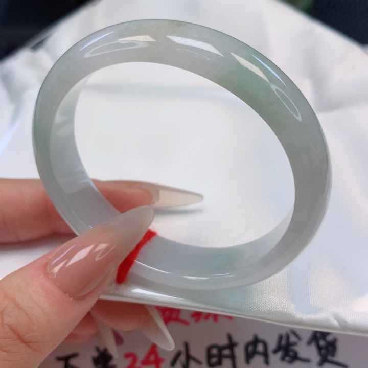 翡翠手镯（贵妃镯）未镶嵌