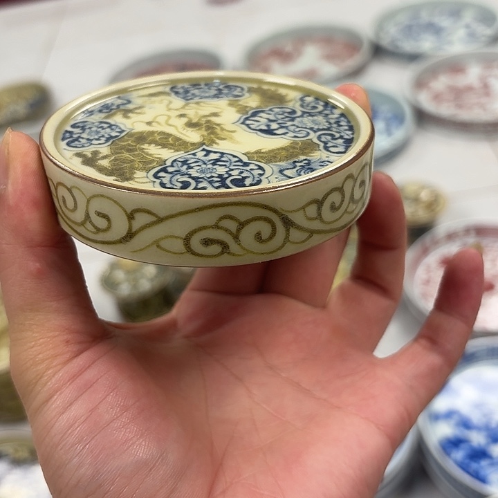瓷片釉里金如意穿花龙杯垫景德镇