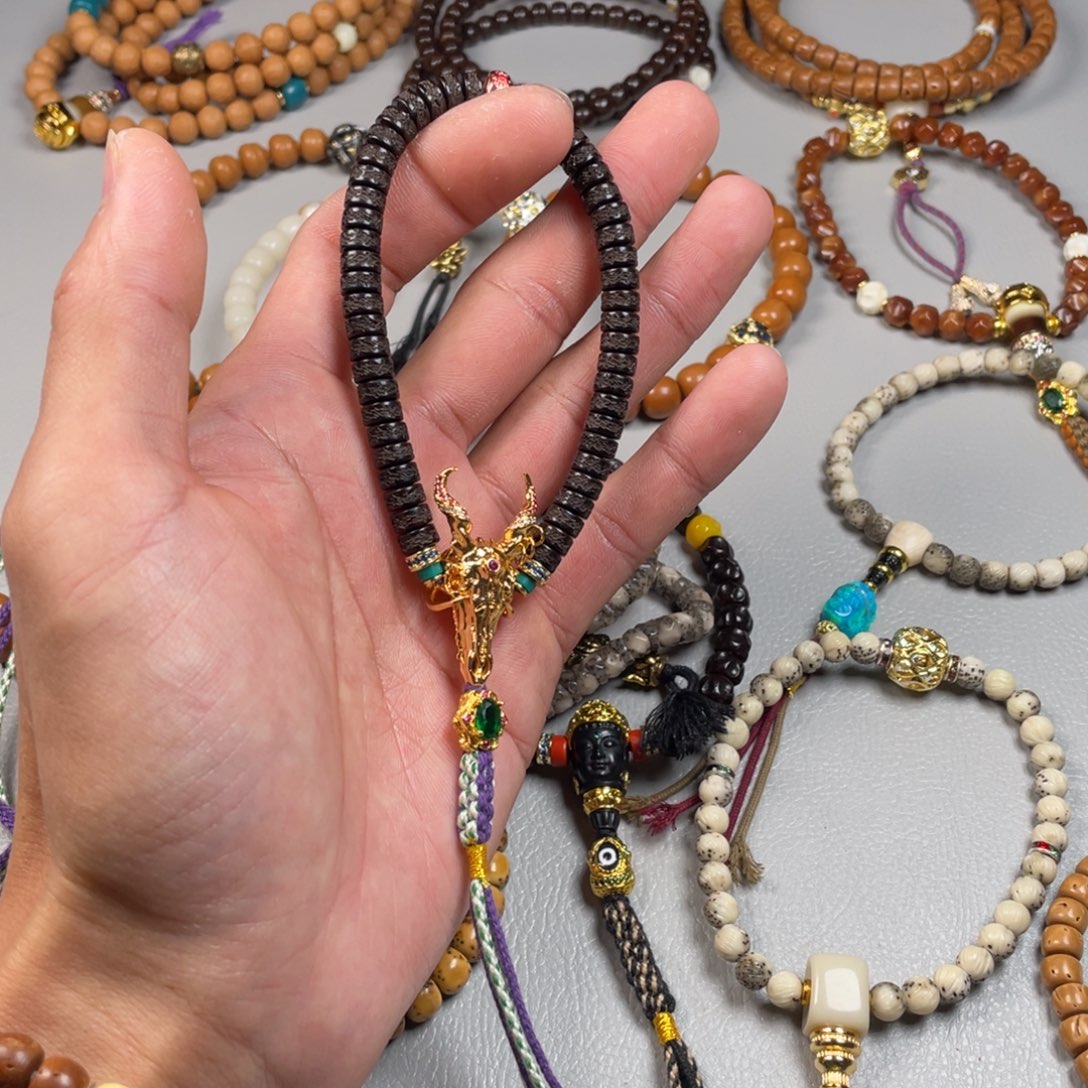 椰蒂吊坠。。。。。。。。。。。。。。。