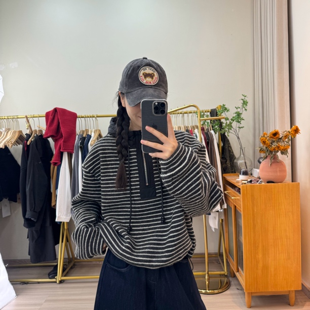 冬季宽松显瘦百搭加绒连帽小条纹卫衣