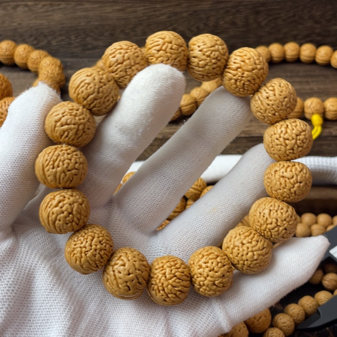 吊坠桃核棋****室龙鳞苹果