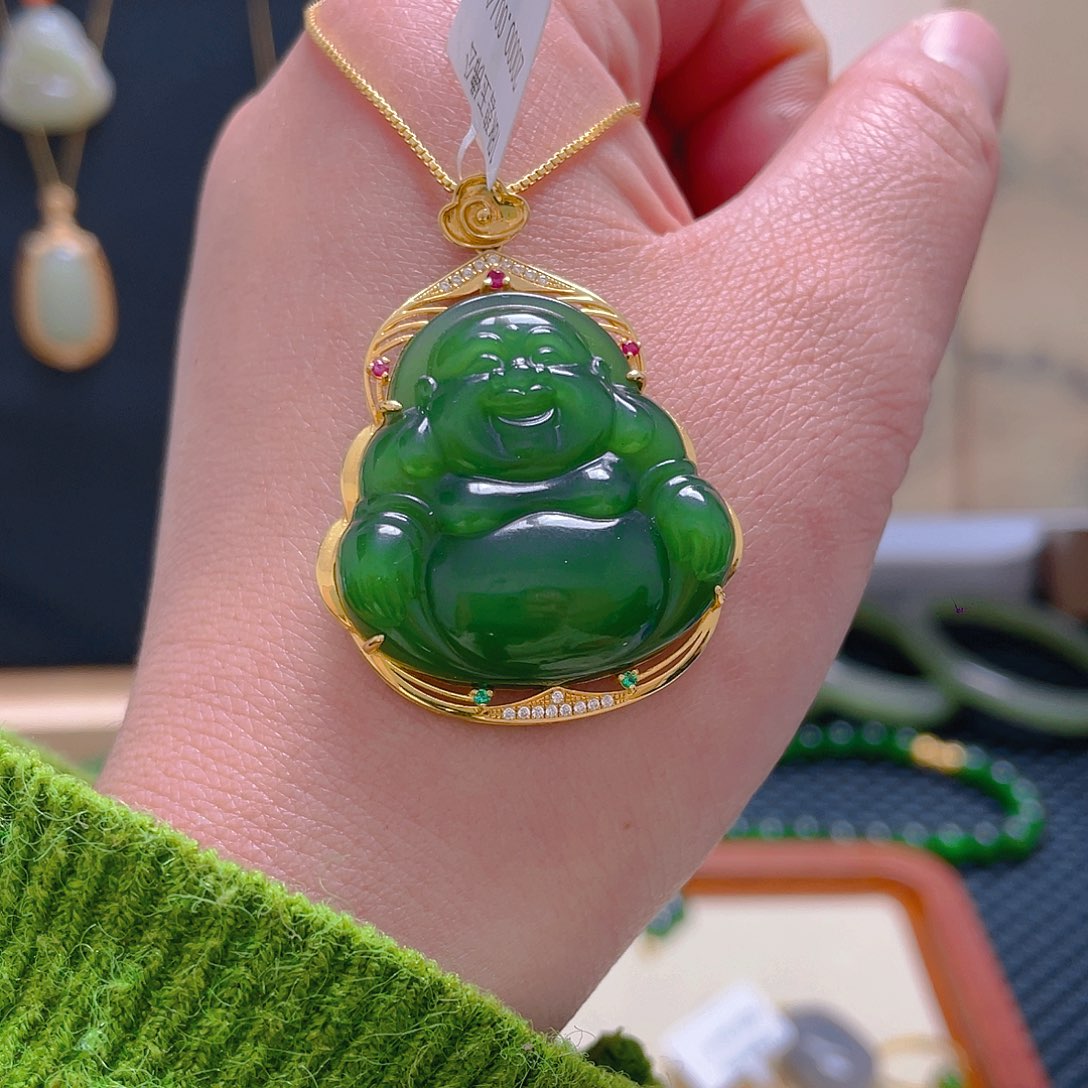 和田玉颈饰18K金镶嵌