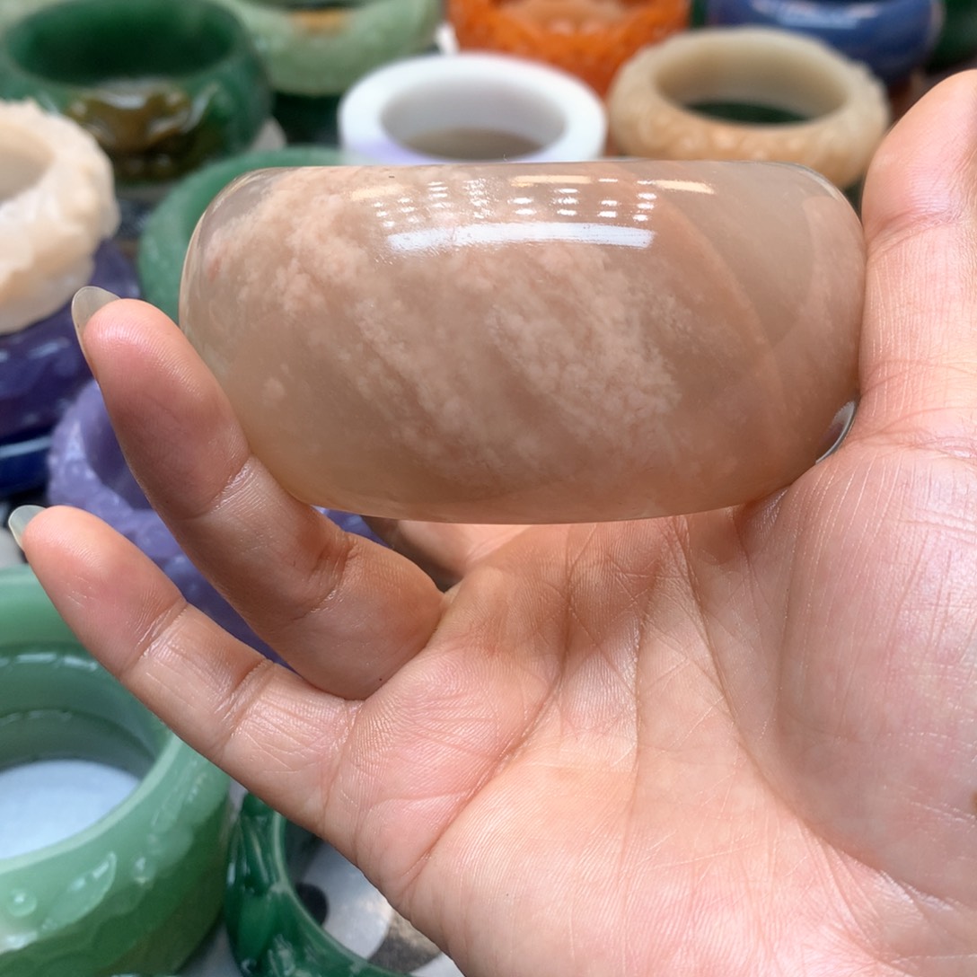 未镶嵌手镯石英质玉大*