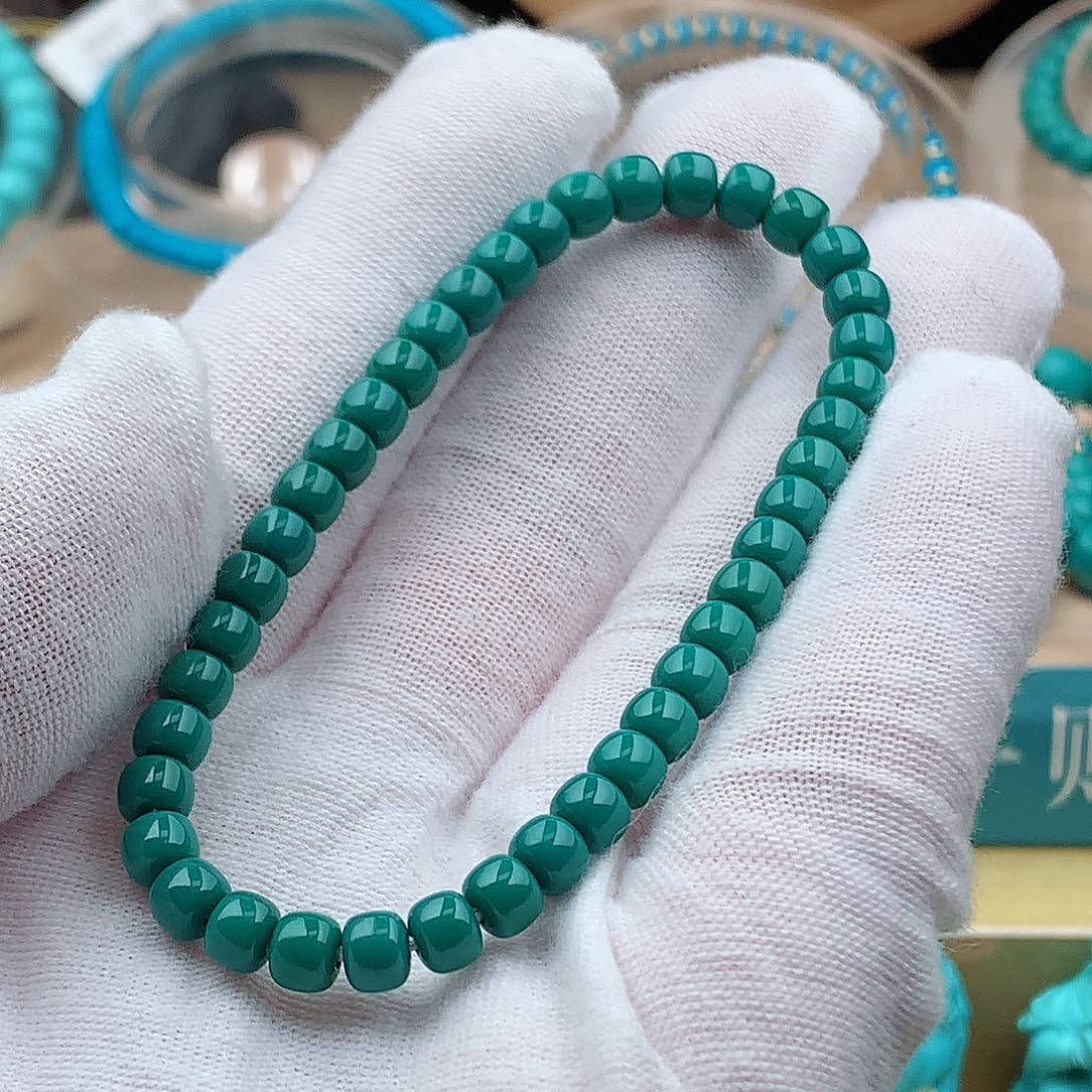 绿松石未镶嵌颈饰