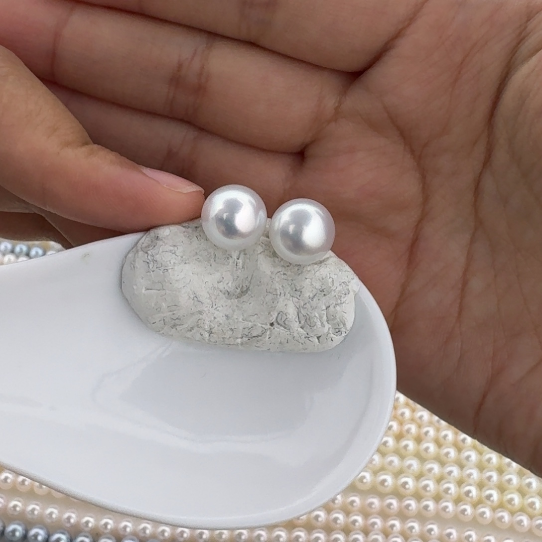 耳饰海水珍珠银S925镶嵌澳白馒头珠银蓝光宝石光9.5mm