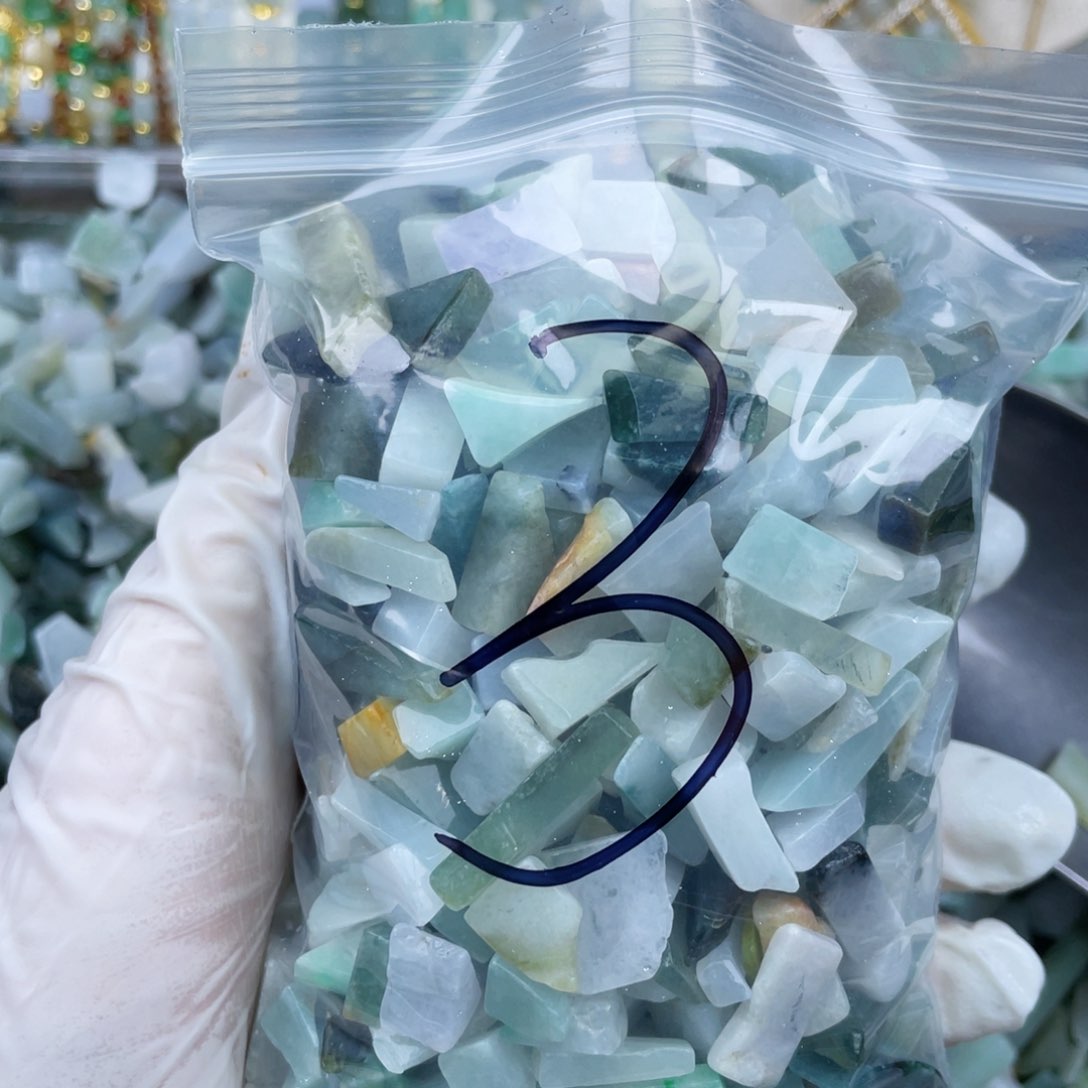 翡翠颈饰未镶嵌翡翠3