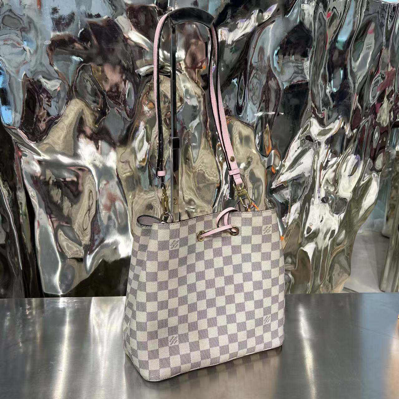 95新 LouisVuitton/路易威登 lv 白棋盘 水桶包