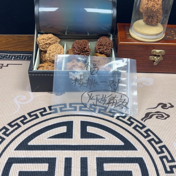 本***）文玩核桃吊坠随机