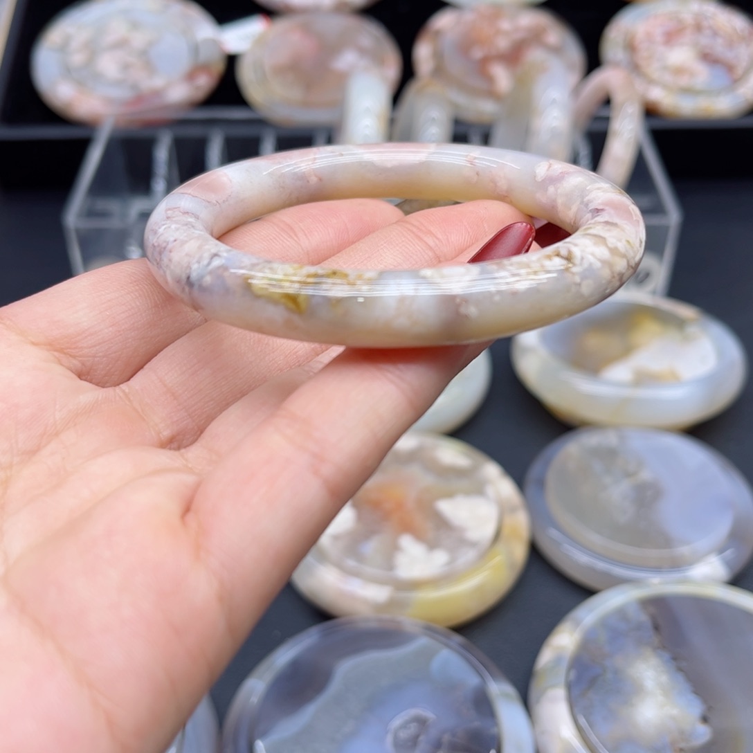 玛瑙/玉髓手镯未镶嵌5455