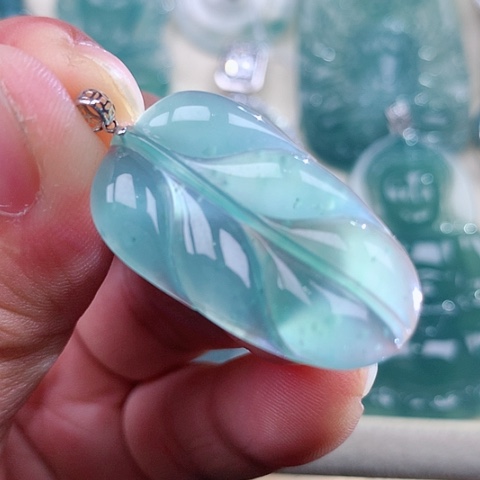 【闪购商品】翡翠颈饰18K金镶嵌天然翡翠