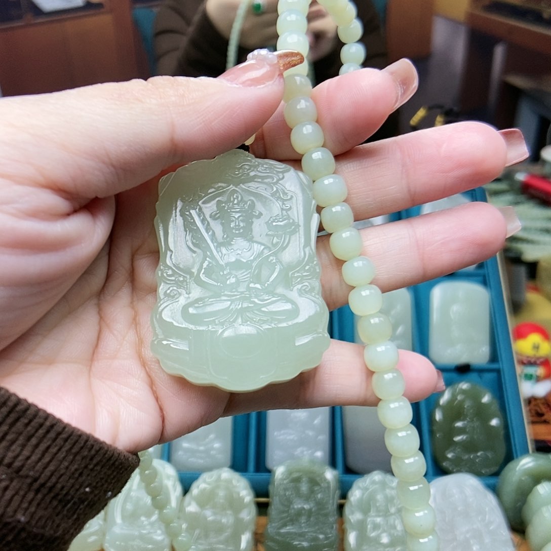 和田玉颈饰未镶嵌托**福