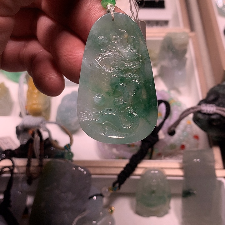 翡翠未镶嵌挂件翡翠龙