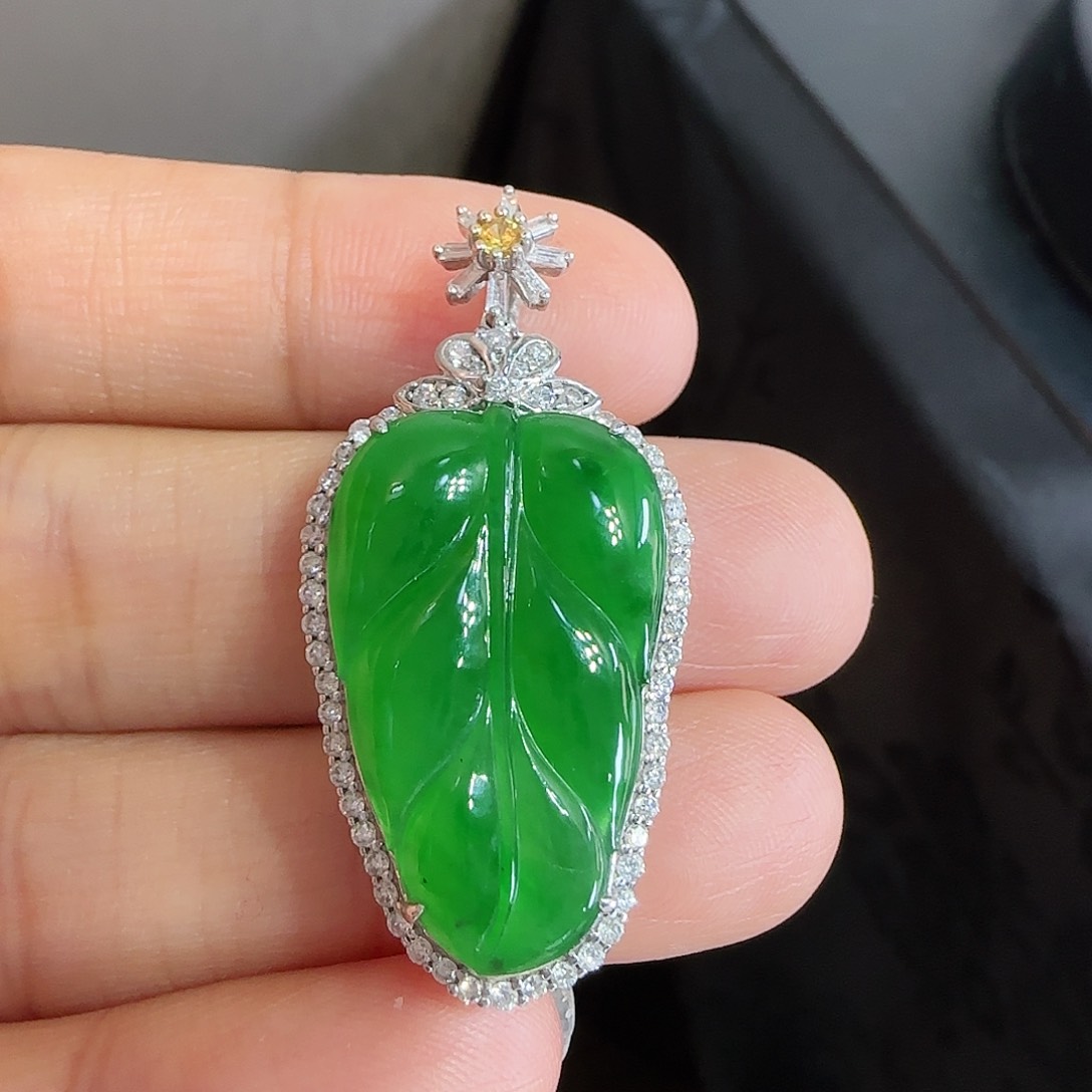 翡翠吊坠(不含链)18K金镶嵌