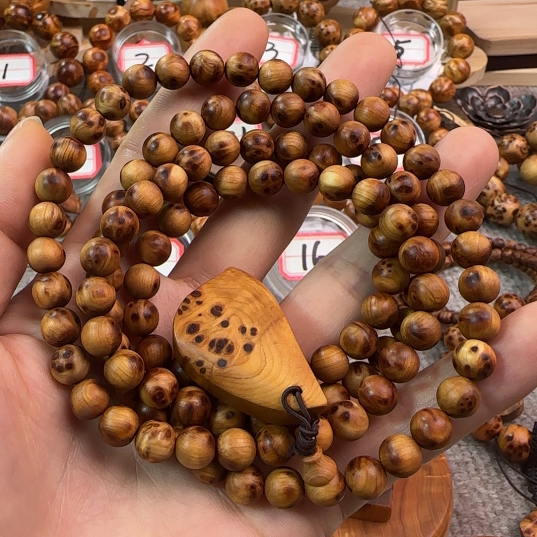 柏木（崖柏）0.8×108陈化瘤疤