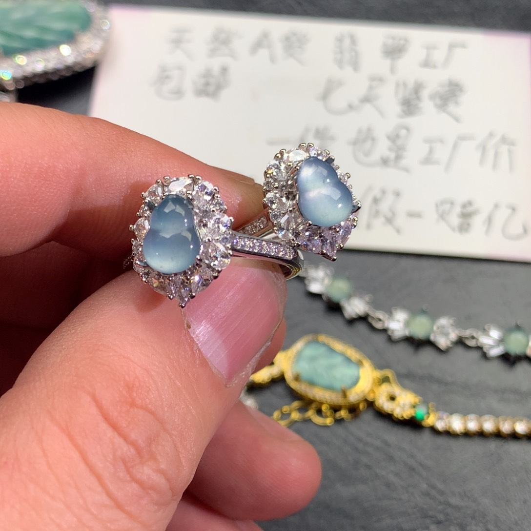 翡翠颈饰未镶嵌葫芦戒指